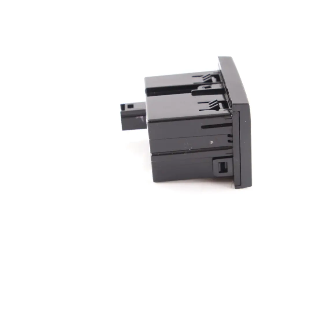 Mercedes W177 W247 USB C Port Prise de courant Connecteur du panneau de contrôle - SKU A2478200301 - Numéro de pièce A2478200301