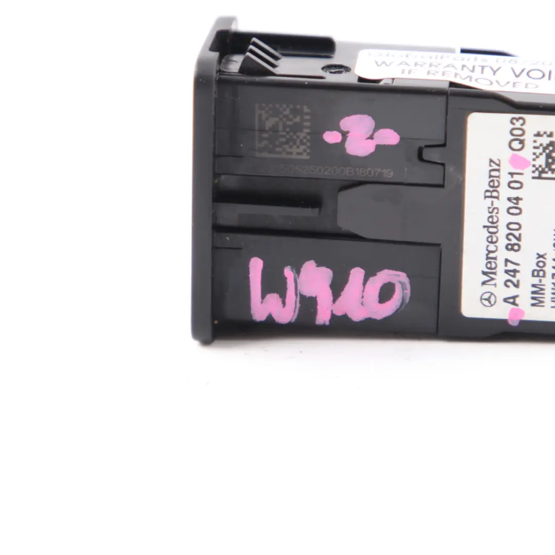Presa di corrente USB per Mercedes Sprinter W910 con numero di parte A2478200401 Mercedes Sprinter W910 Presa di corrente USB - SKU A2478200401 - Numero di parte A2478200401