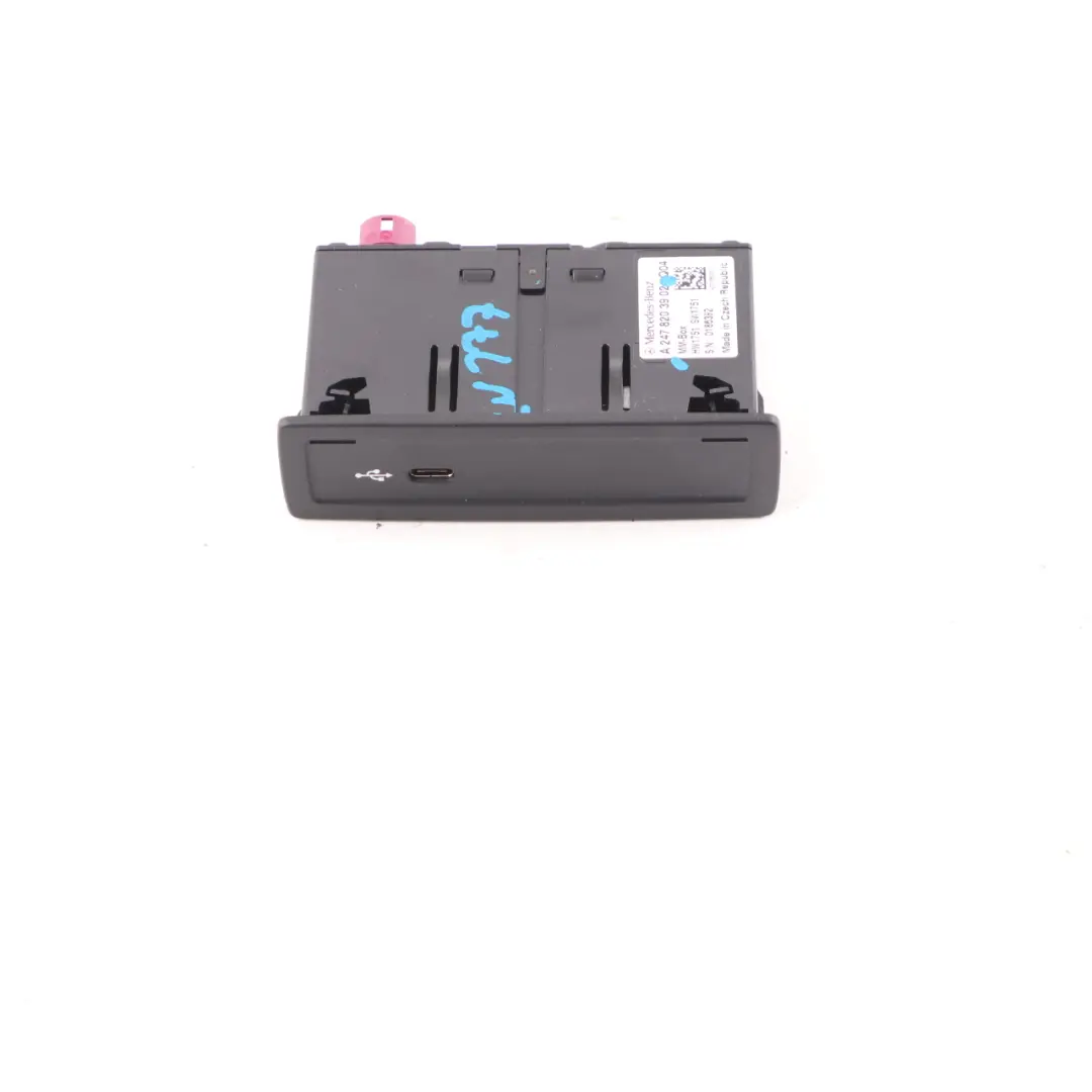 Mercedes W177 W247 Port Prise USB Connexion au panneau de contrôle - SKU A2478203902 - Numéro de pièce A2478203902