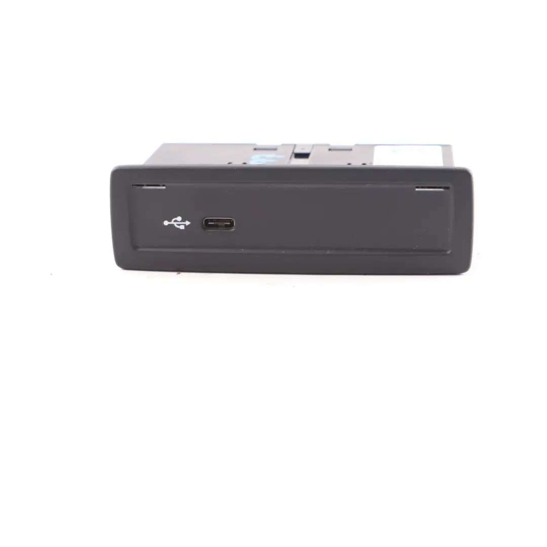 Mercedes W177 W247 Port Prise USB Connexion au panneau de contrôle - SKU A2478203902 - Numéro de pièce A2478203902