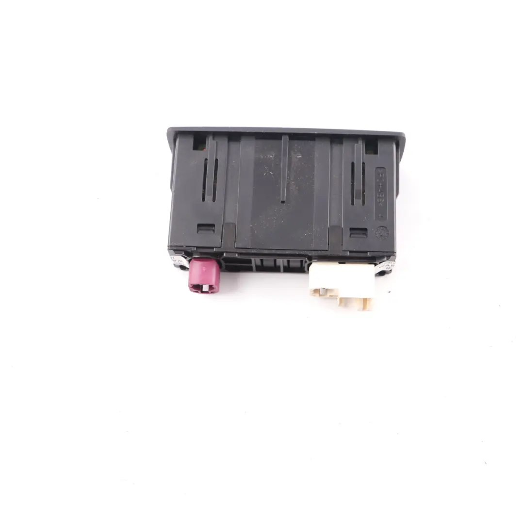 Port Prise USB Connexion au panneau de contrôle pour Mercedes W177 W247 à propos du numéro de pièce A2478203902 Mercedes W177 W247 Port Prise USB Connexion au panneau de contrôle - SKU A2478203902 - Numéro de pièce A2478203902