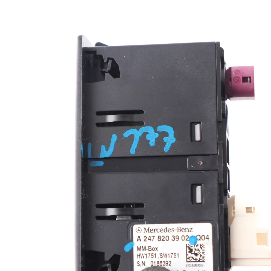Mercedes W177 W247 Port Prise USB Connexion au panneau de contrôle - SKU A2478203902 - Numéro de pièce A2478203902