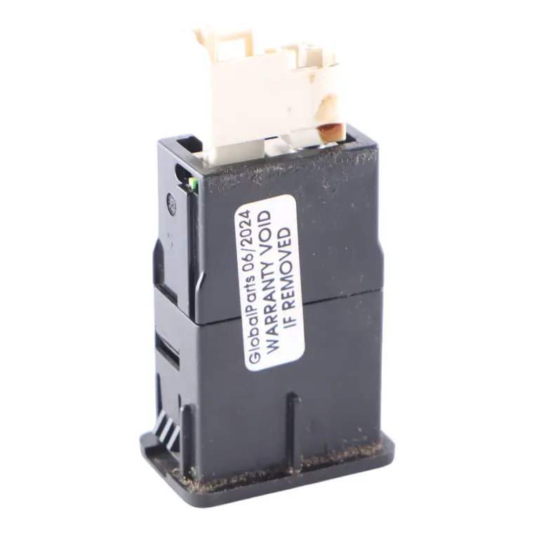 Mercedes W907 Aux USB Port Socket - SKU A2478204102 - Número de pieza A2478204102