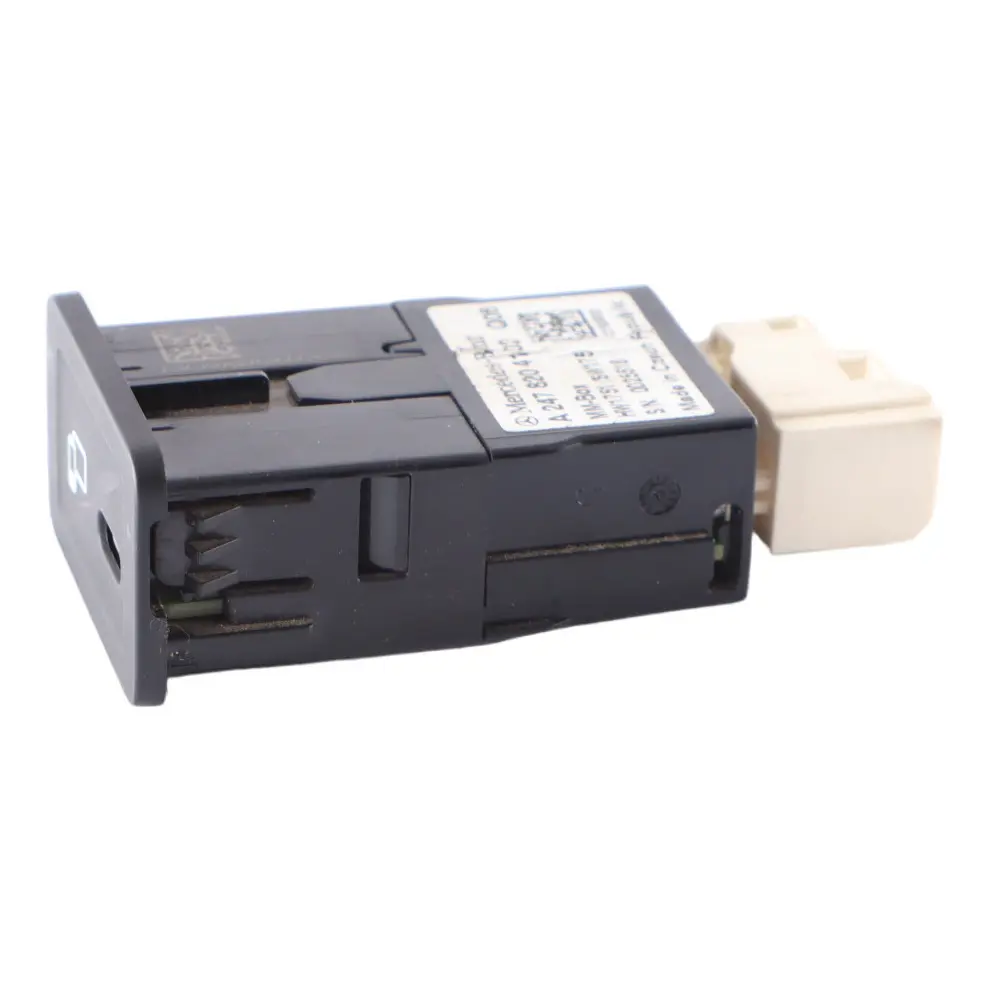 Mercedes W907 Aux USB Port Socket - SKU A2478204102 - Número de pieza A2478204102