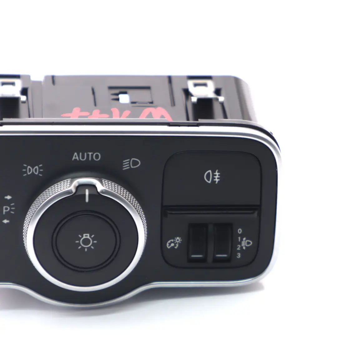 Panel Przełącznik Świateł do Mercedes W177 W247 C118 o numerze A2479052702 Mercedes W177 W247 C118 Panel Przełącznik Świateł - SKU A2479052702 - Numer Części A2479052702