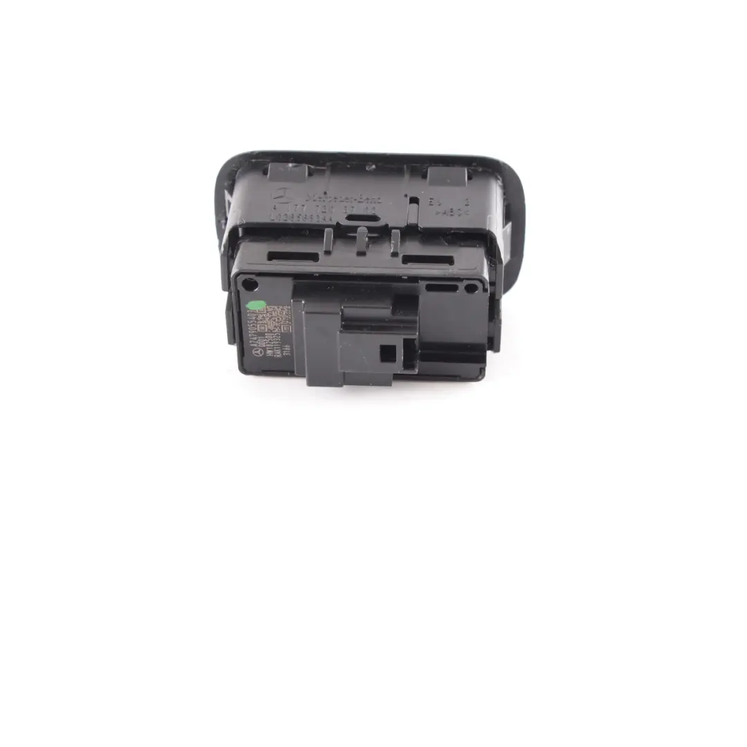 Mercedes W177 Saloon Bouton d'ouverture du coffre du hayon - SKU A2479055403 - Numéro de pièce A2479055403