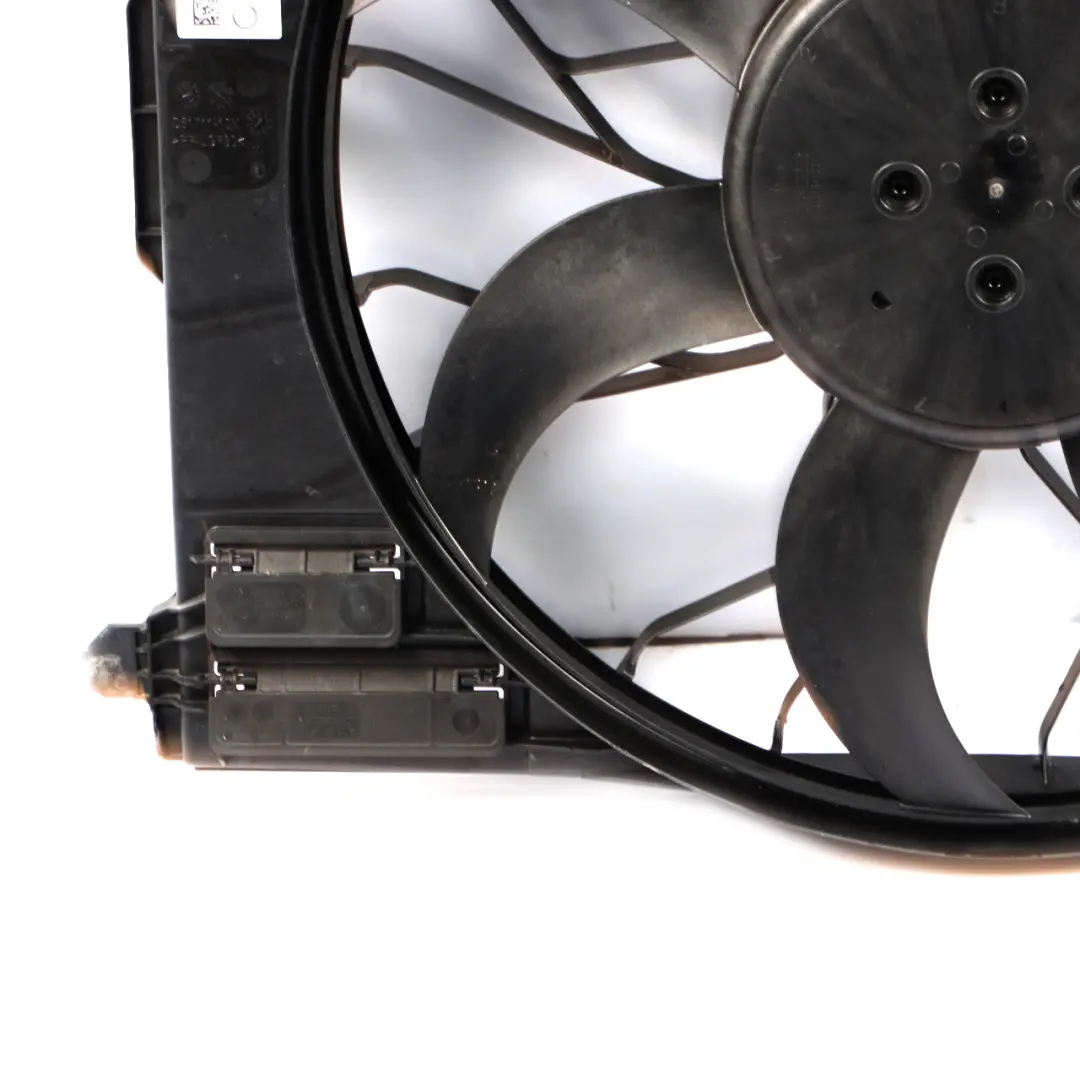 Moteur de ventilateur de radiateur OM608 pour Mercedes W177 W247 à propos du numéro de pièce A2479060100 Mercedes W177 W247 Moteur de ventilateur de radiateur OM608 - SKU A2479060100 - Numéro de pièce A2479060100