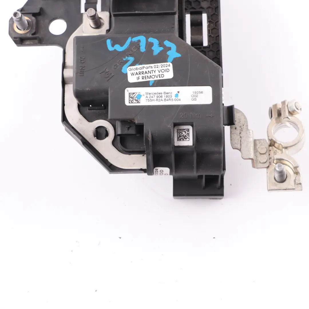 Scatola batteria Terminale distribuzione positivo per Mercedes W177 W247 con numero di parte A2479061803 Mercedes W177 W247 Scatola batteria Terminale distribuzione positivo - SKU A2479061803 - Numero di parte A2479061803