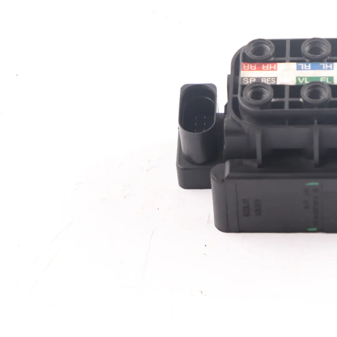 Sospensione pneumatica Blocco valvole Modulo controllo per Mercedes ML W164 W221 con numero di parte A2513200058 Mercedes ML W164 W221 Sospensione pneumatica Blocco valvole Modulo controllo - SKU A2513200058 - Numero di parte A2513200058