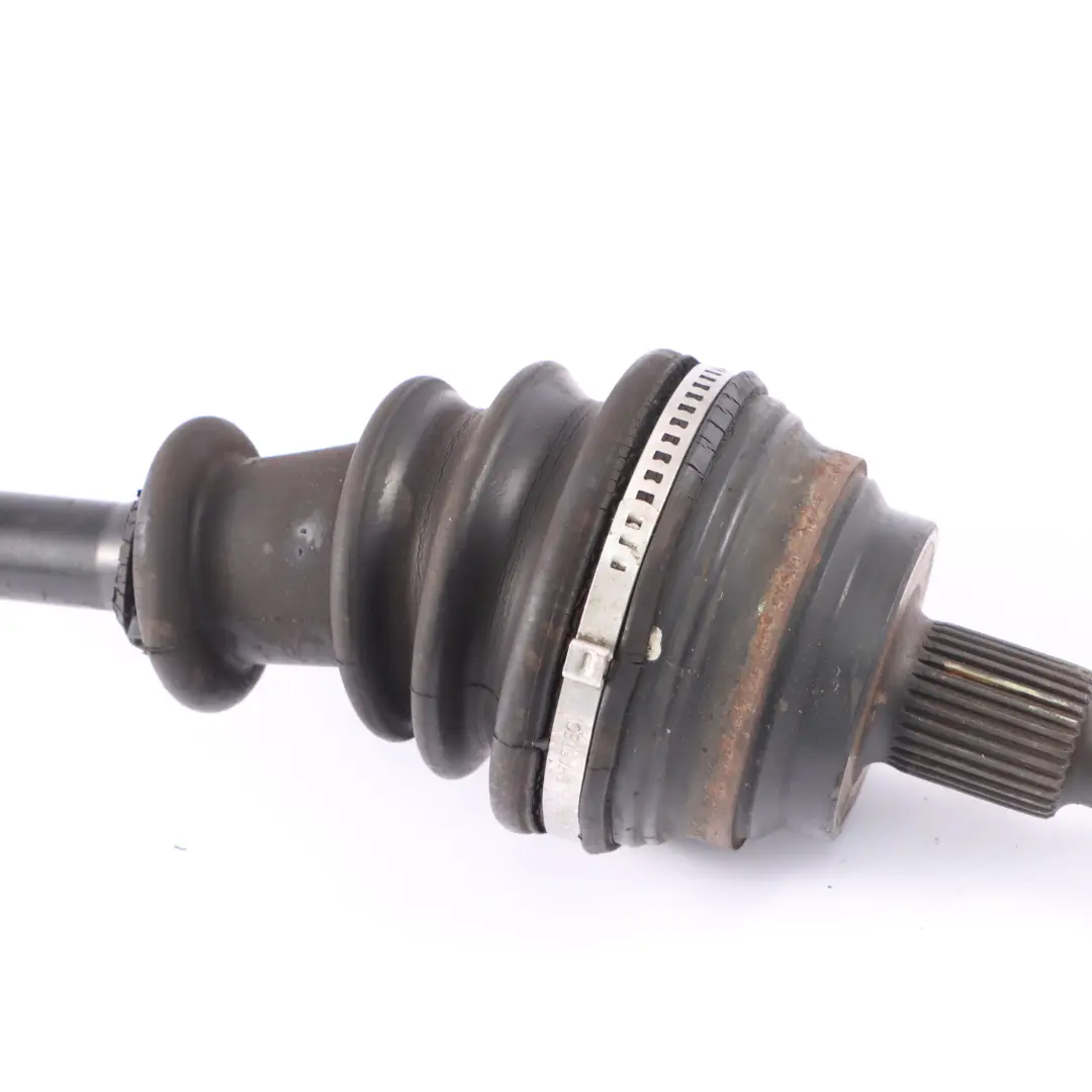 Antriebswelle Mercedes W251 4Matic Antriebswelle Vorderachse Links für mit Teilenummer A2513301901 Antriebswelle Mercedes W251 4Matic Antriebswelle Vorderachse Links - SKU A2513301901 - Teilenummer A2513301901