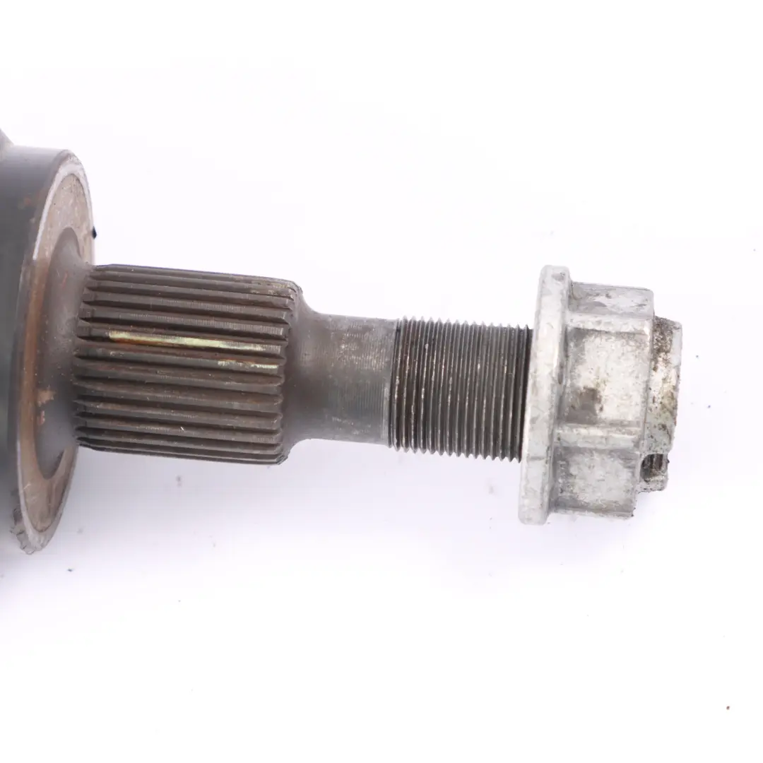 Arbre de transmission Mercedes W251 4Matic Essieu avant gauche pour à propos du numéro de pièce A2513301901 Arbre de transmission Mercedes W251 4Matic Essieu avant gauche - SKU A2513301901 - Numéro de pièce A2513301901