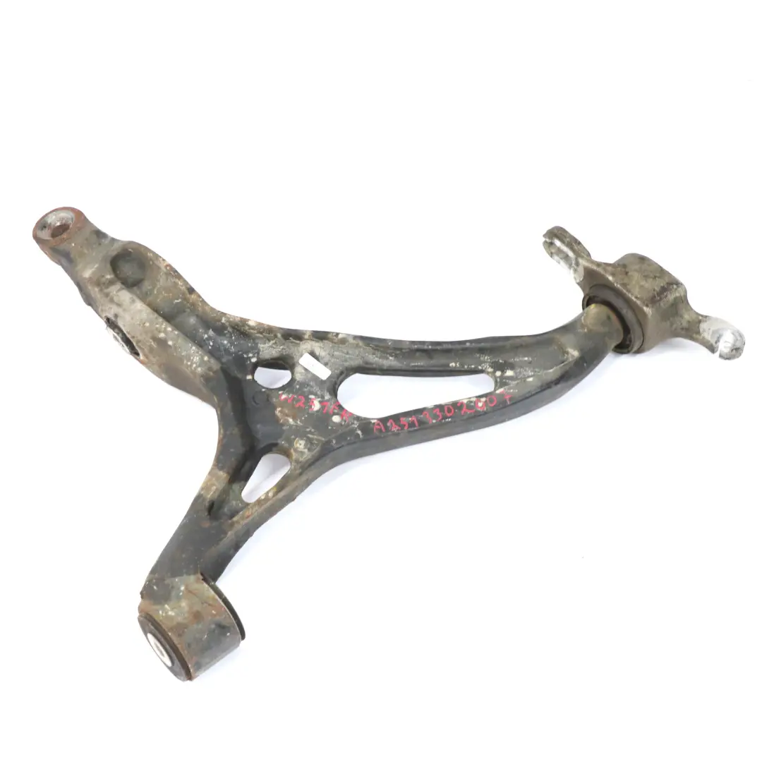 Braccio di controllo anteriore destro inferiore per Mercedes W251 con numero di parte A2513302007 Mercedes W251 Braccio di controllo anteriore destro inferiore - SKU A2513302007 - Numero di parte A2513302007
