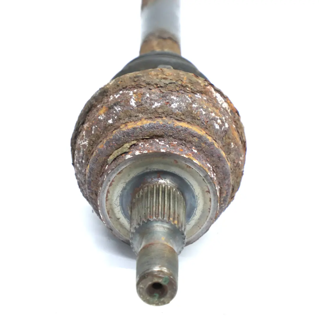 Albero di trasmissione dell'asse posteriore destro per Mercedes W251 con numero di parte A2513501610 Mercedes W251 Albero di trasmissione dell'asse posteriore destro - SKU A2513501610 - Numero di parte A2513501610