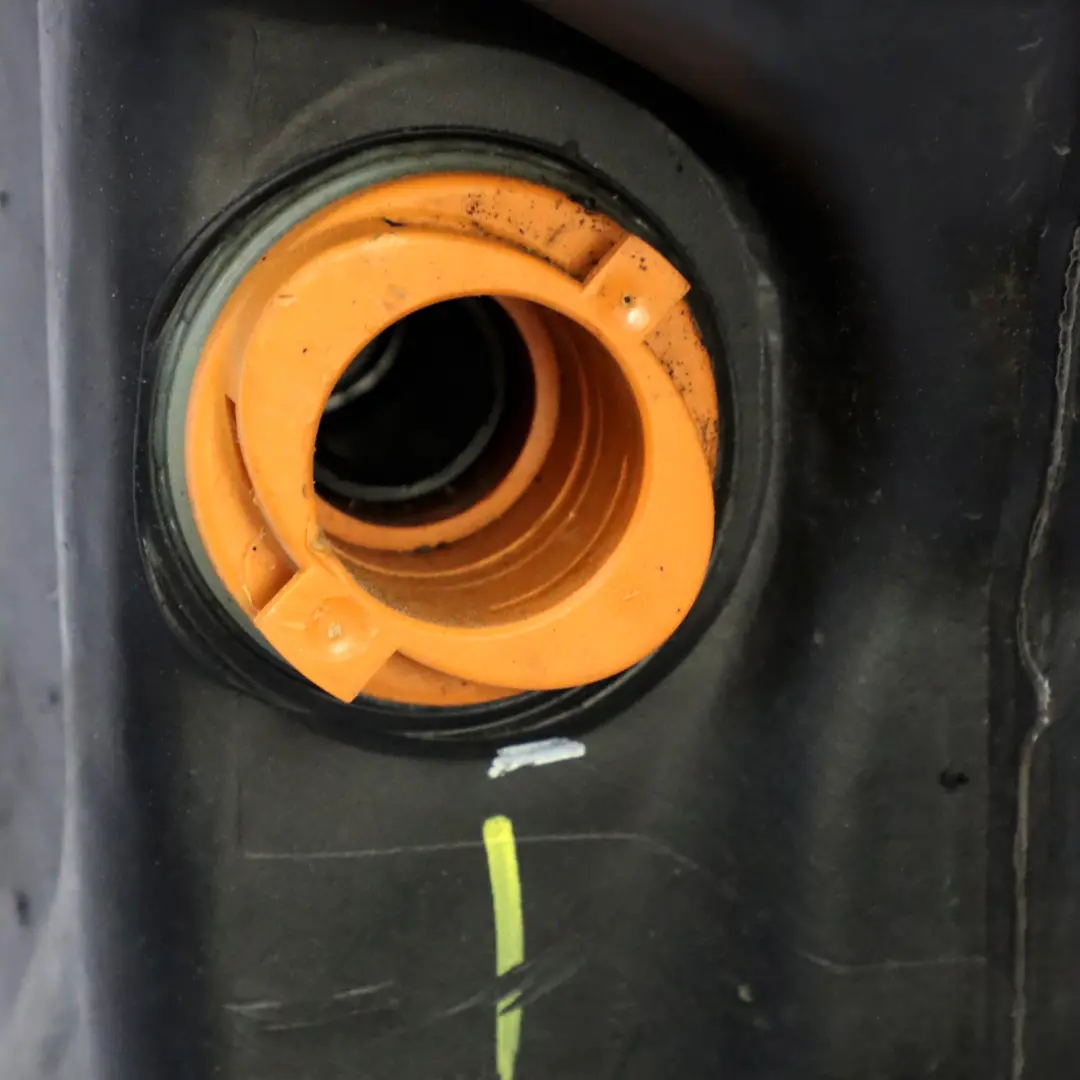 Mercedes W251 Réservoir de carburant Diesel OM642 80L - SKU A2514702101 - Numéro de pièce A2514702101