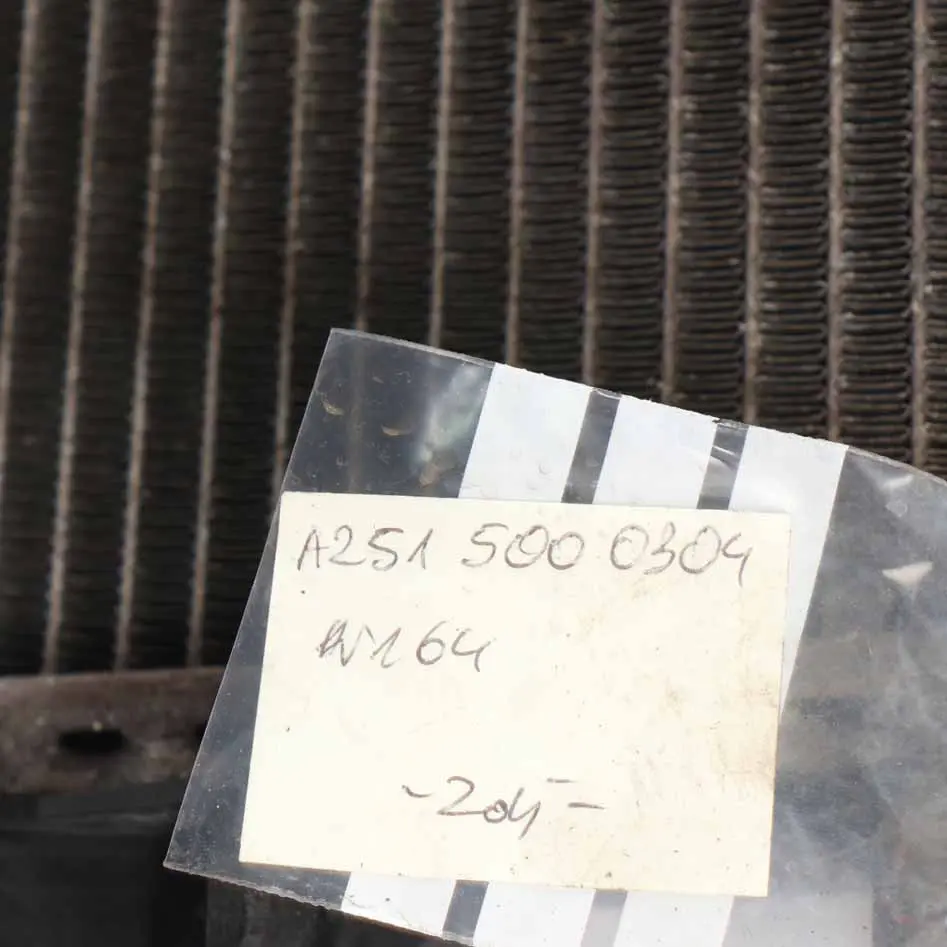 Motore Acqua Raffreddamento Radiatore A2515000304 per Mercedes ML W164 con numero di parte A2515000703 Mercedes ML W164 Motore Acqua Raffreddamento Radiatore A2515000304 - SKU A2515000703 - Numero di parte A2515000703