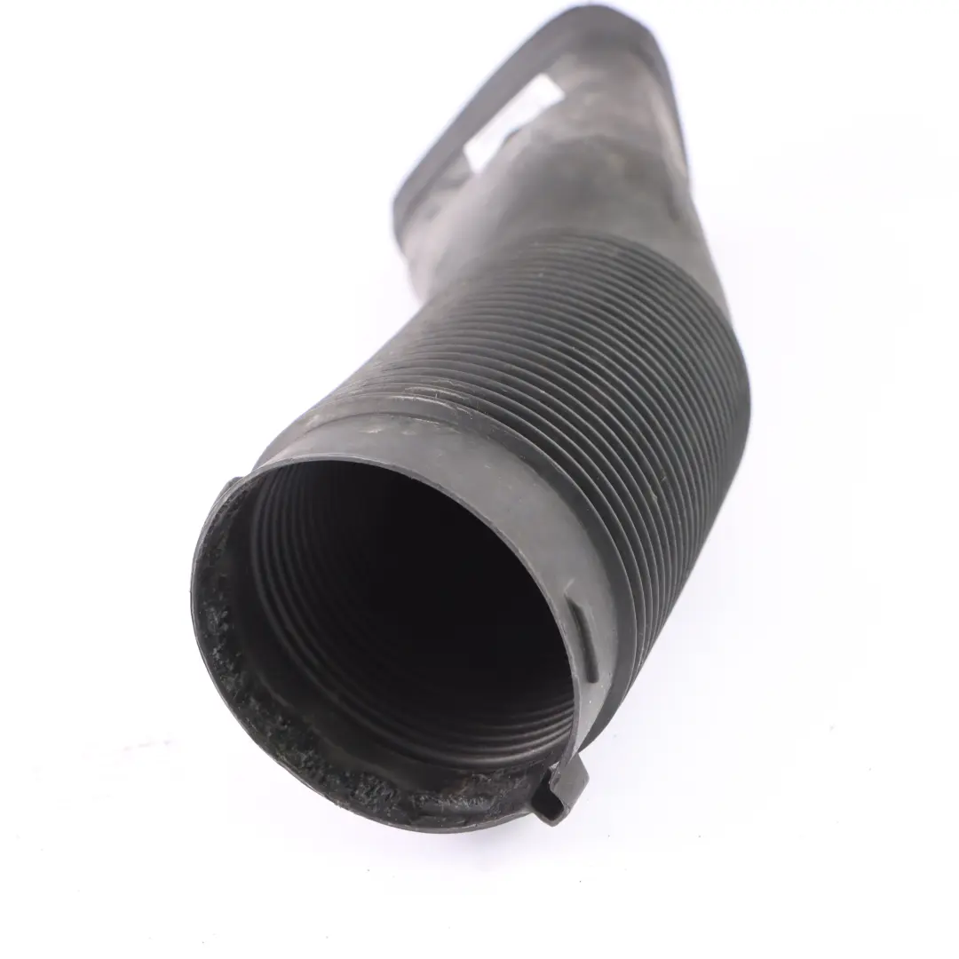 OM642 Caja filtro de aire Conducto de entrada trasero izquierdo para Mercedes W251 V6 con número de pieza A2515051561 Mercedes W251 V6 OM642 Caja filtro de aire Conducto de entrada trasero izquierdo - SKU A2515051561 - Número de pieza A2515051561