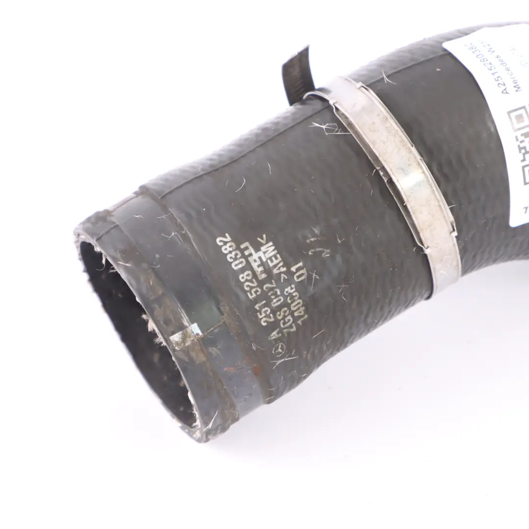 OM642 Manguera Derecha del intercooler Línea del turbocompresor para Mercedes W251 con número de pieza A2515280382 Mercedes W251 OM642 Manguera Derecha del intercooler Línea del turbocompresor - SKU A2515280382 - Número de pieza A2515280382
