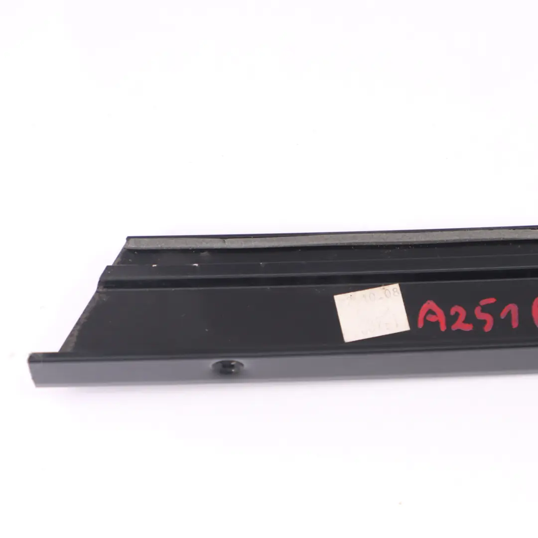 Cubreventanas Trasero Derecho Perfil Alto Brillo para Mercedes W251 con número de pieza A2516700287 Mercedes W251 Cubreventanas Trasero Derecho Perfil Alto Brillo - SKU A2516700287 - Número de pieza A2516700287