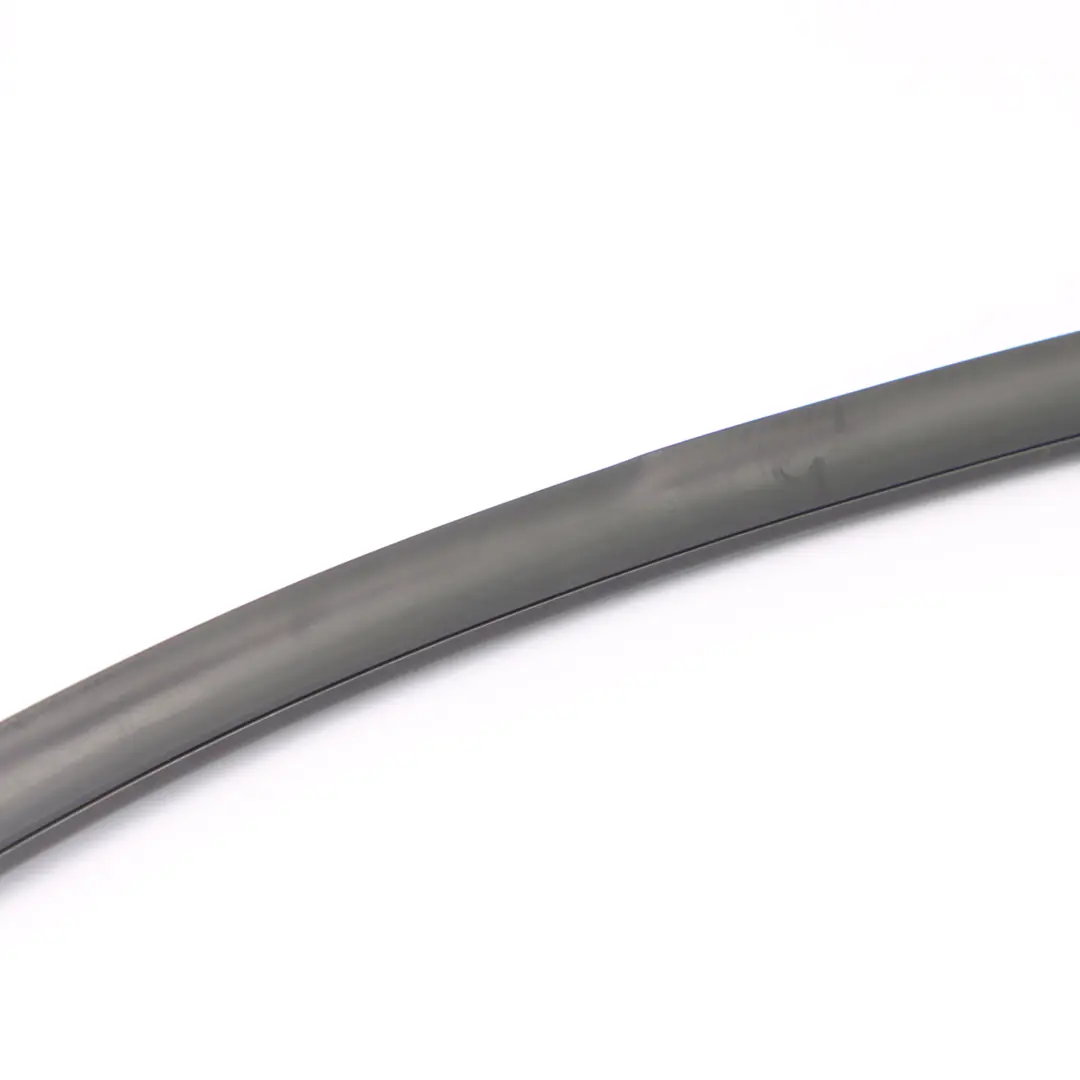 Mercedes W251 Joint de vitre de custode arrière gauche - SKU A2516702339 - Numéro de pièce A2516702339