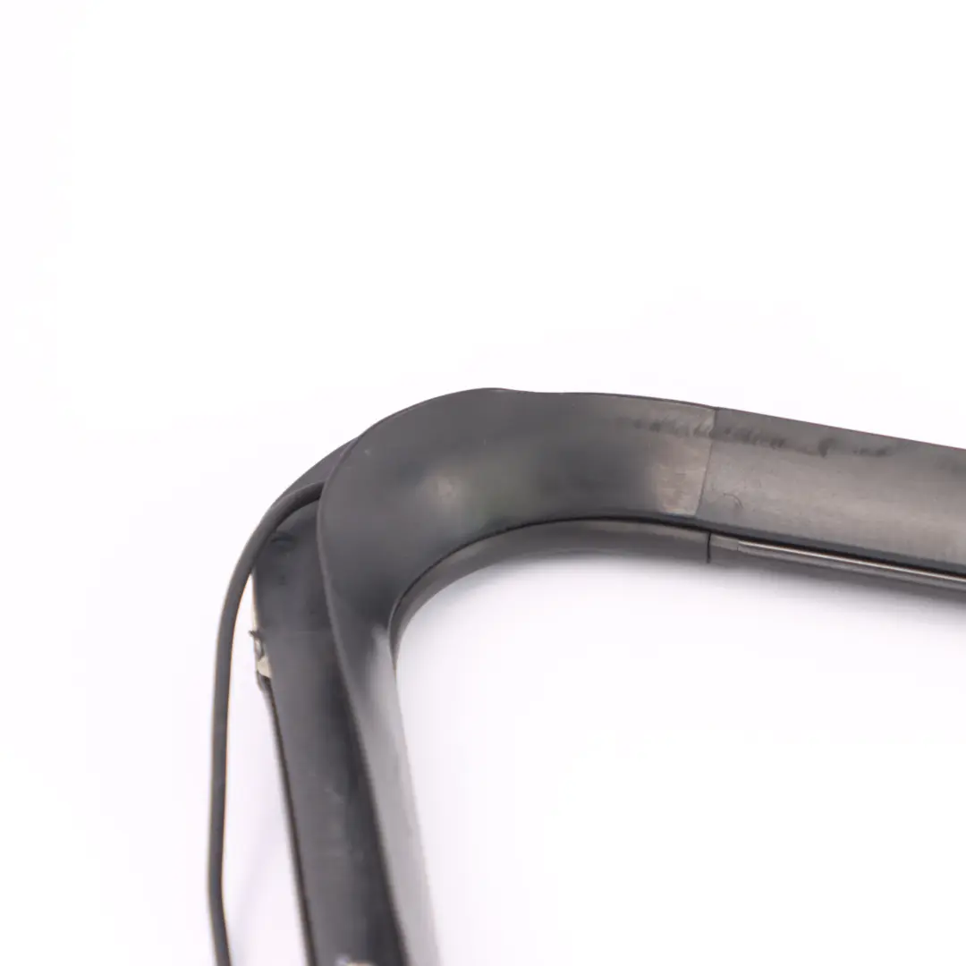 Guarnizione del vetro lunotto posteriore destro per Mercedes W251 con numero di parte A2516702439 Mercedes W251 Guarnizione del vetro lunotto posteriore destro - SKU A2516702439 - Numero di parte A2516702439