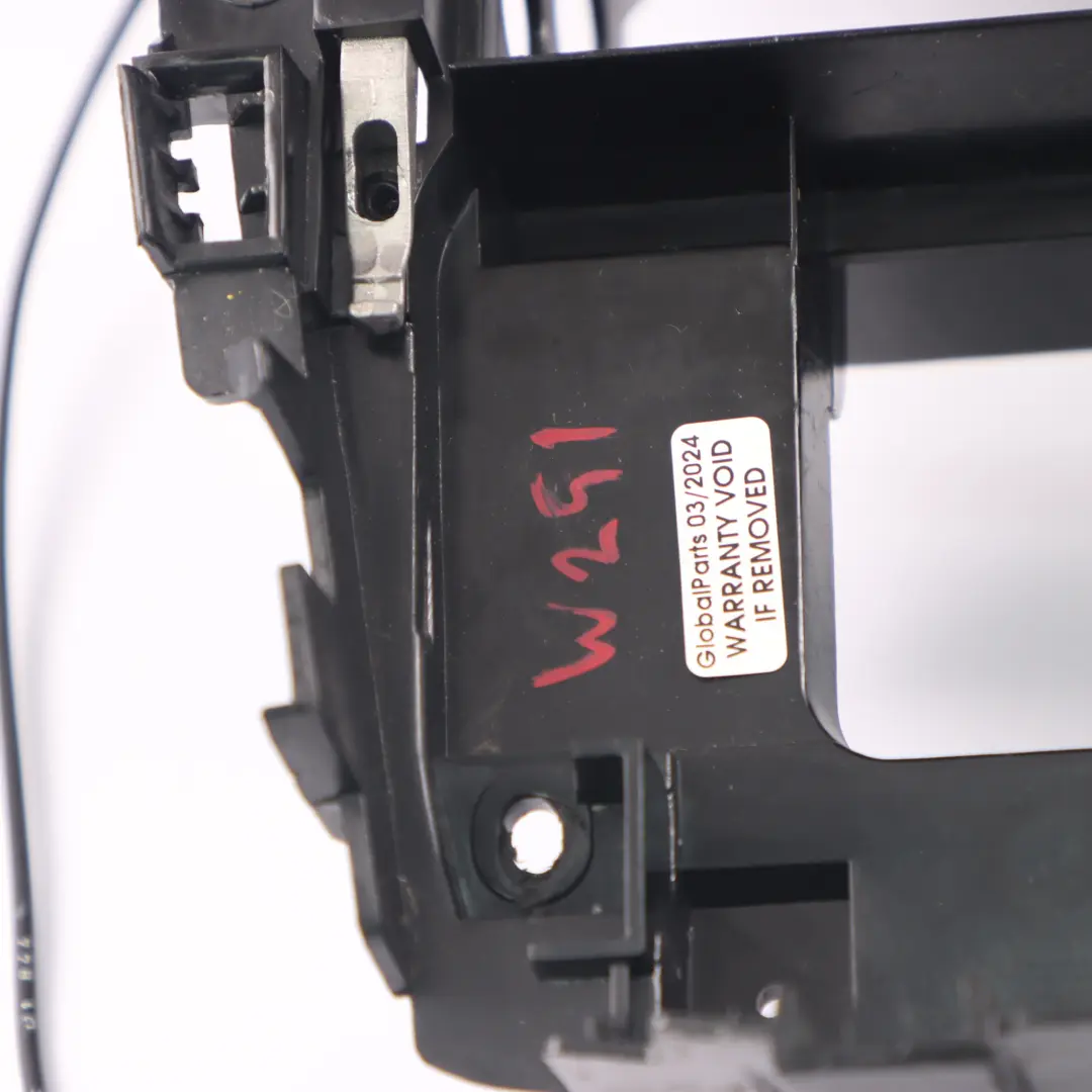 Radio Navigation Halterung Halterung Rahmen für Mercedes W251 mit Teilenummer A2516800014 Mercedes W251 Radio Navigation Halterung Halterung Rahmen - SKU A2516800014 - Teilenummer A2516800014