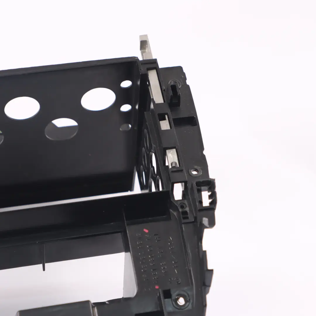 Mercedes W251 Support de navigation pour radio Cadre de montage - SKU A2516800014 - Numéro de pièce A2516800014