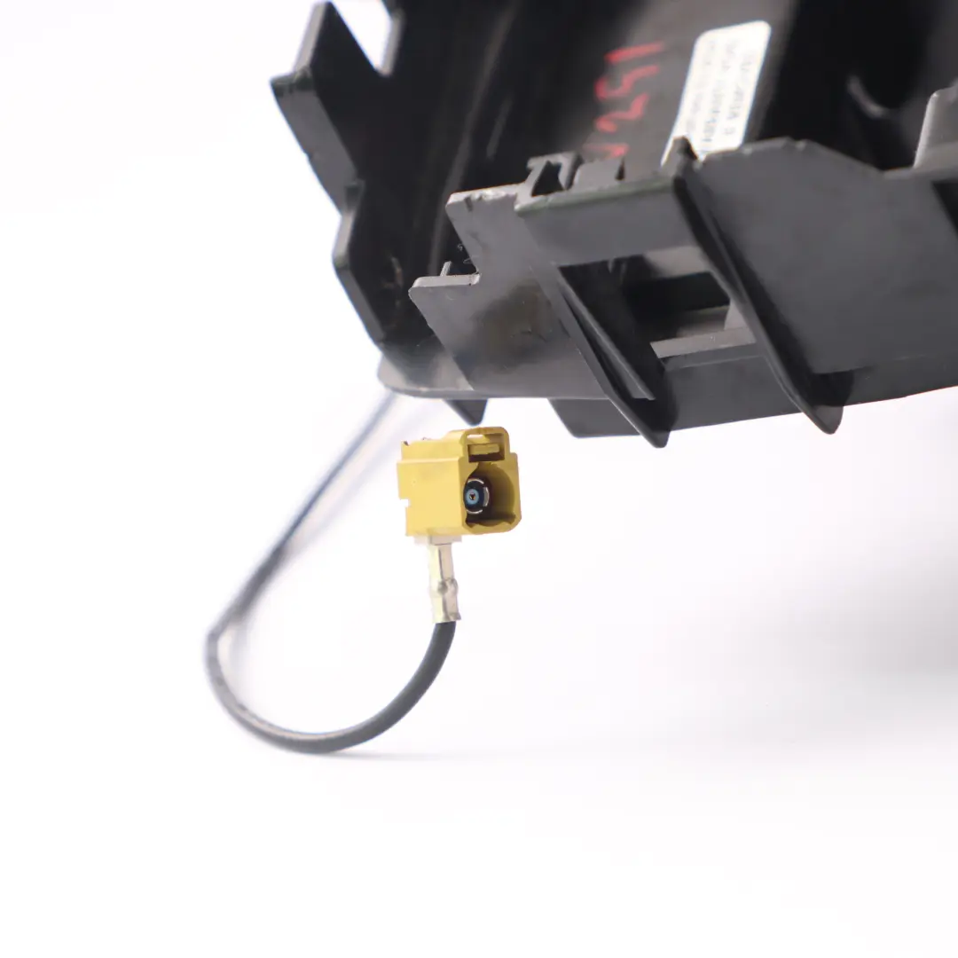 Mercedes W251 Support de navigation pour radio Cadre de montage - SKU A2516800014 - Numéro de pièce A2516800014