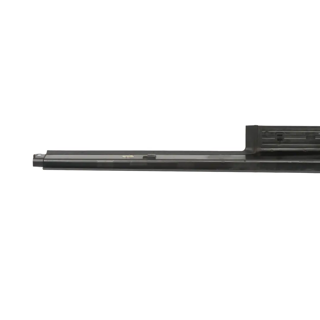 Mercedes W251 Seuil de Porte Avant Gauche Garniture Cache Marche - SKU A2516800135 - Numéro de pièce A2516800135
