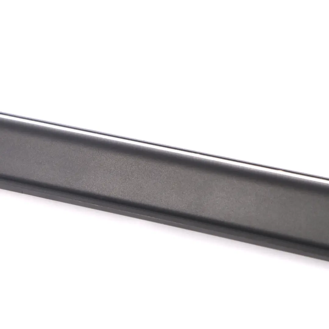 Seuil de Porte Arrière Gauche Garniture Cache Marche pour Mercedes W251 à propos du numéro de pièce A2516800335 Mercedes W251 Seuil de Porte Arrière Gauche Garniture Cache Marche - SKU A2516800335 - Numéro de pièce A2516800335