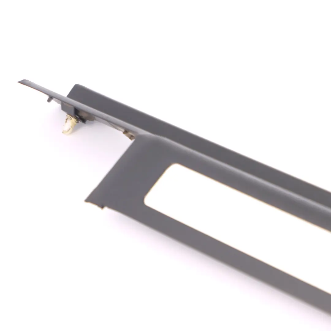 Seuil de Porte Arrière Droite Garniture Cache Marche pour Mercedes W251 à propos du numéro de pièce A2516800435 Mercedes W251 Seuil de Porte Arrière Droite Garniture Cache Marche - SKU A2516800435 - Numéro de pièce A2516800435