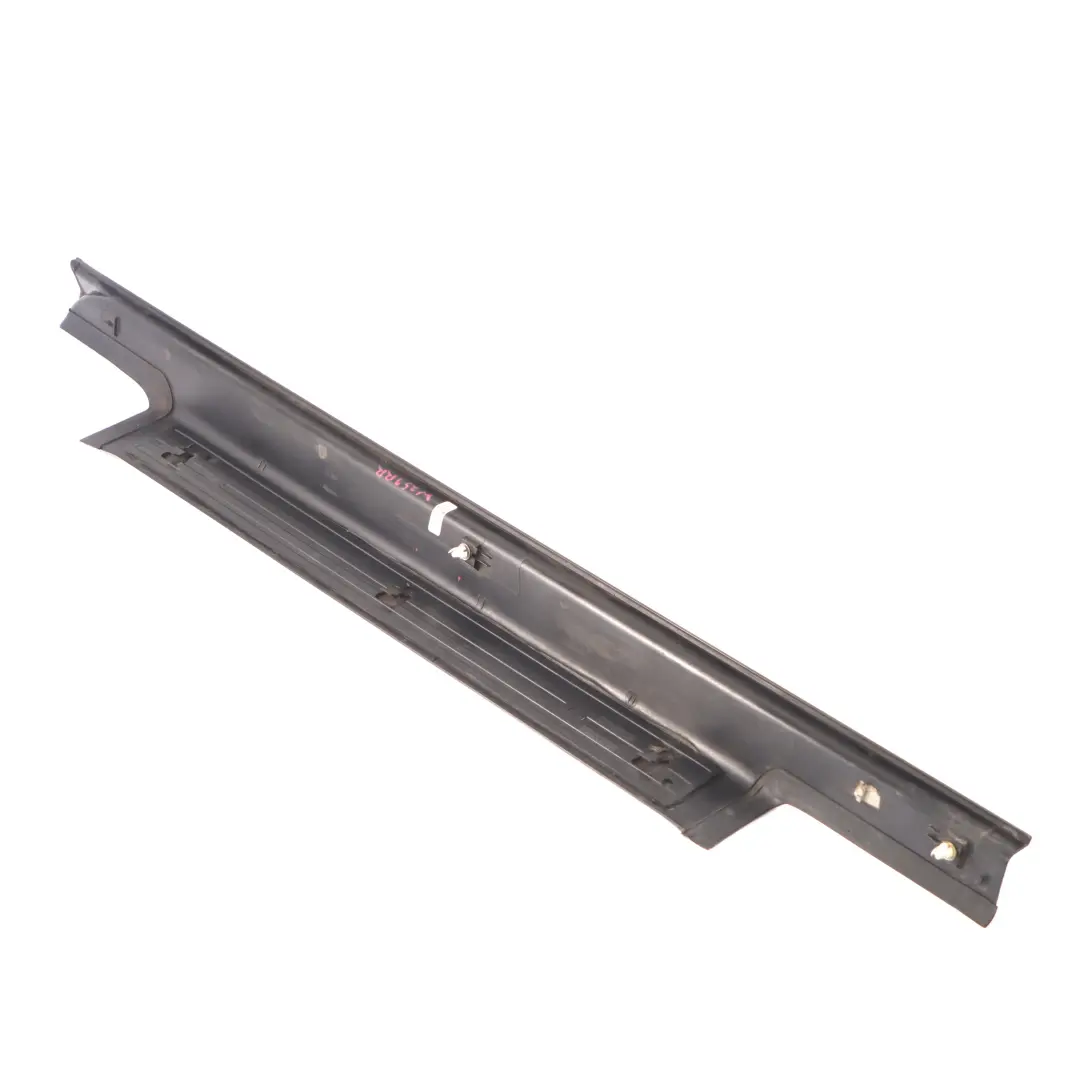 umbral puerta trasera derecha Embellecedor Entrada para Mercedes W251 con número de pieza A2516800435 Mercedes W251 umbral puerta trasera derecha Embellecedor Entrada - SKU A2516800435 - Número de pieza A2516800435