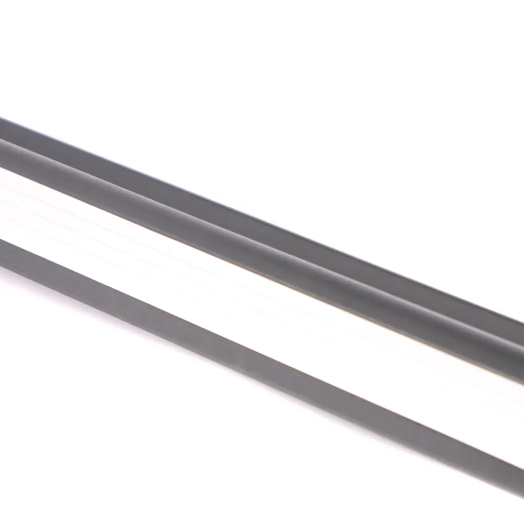 umbral puerta trasera derecha Embellecedor Entrada para Mercedes W251 con número de pieza A2516800435 Mercedes W251 umbral puerta trasera derecha Embellecedor Entrada - SKU A2516800435 - Número de pieza A2516800435