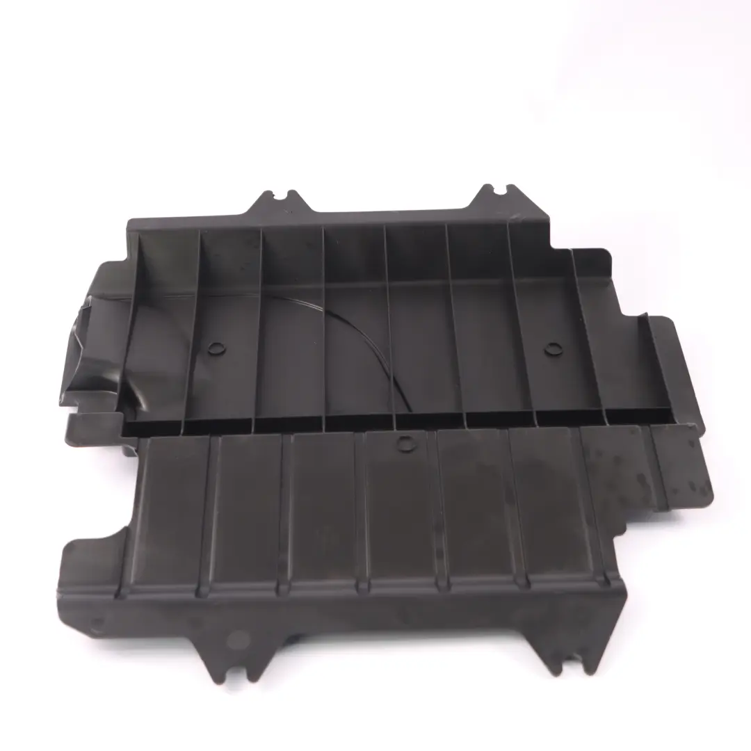 Coperchio batteria pannelo rivestimento superiore sinistro per Mercedes W251 con numero di parte A2516800918 Mercedes W251 Coperchio batteria pannelo rivestimento superiore sinistro - SKU A2516800918 - Numero di parte A2516800918