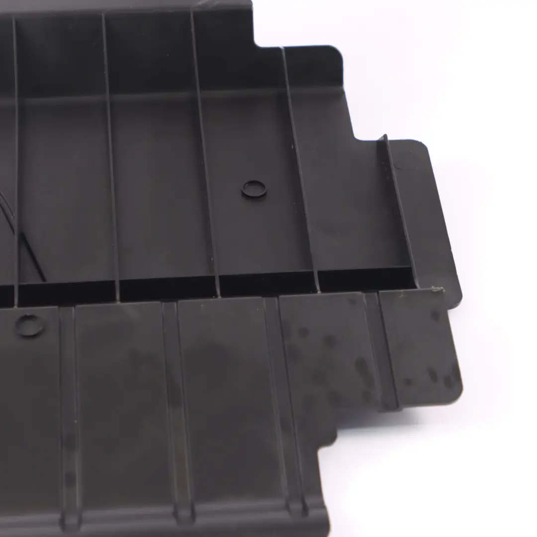 Couvercle de batterie Mercedes W251 Couvercle panneau garniture supérieur gauche pour à propos du numéro de pièce A2516800918 Couvercle de batterie Mercedes W251 Couvercle panneau garniture supérieur gauche - SKU A2516800918 - Numéro de pièce A2516800918