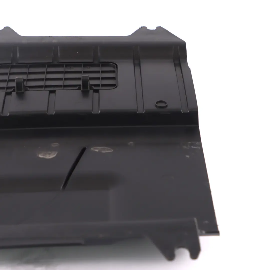 Coperchio batteria Mercedes W251 Coperchio pannelo rivestimento superiore destro per con numero di parte A2516801018 Coperchio batteria Mercedes W251 Coperchio pannelo rivestimento superiore destro - SKU A2516801018 - Numero di parte A2516801018