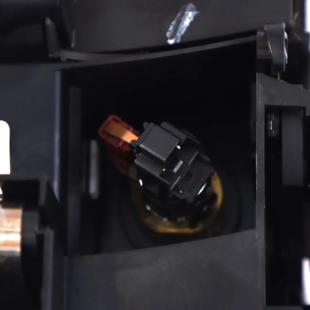 Console centrale Cendrier Plateau de rangement pour Mercedes W251 à propos du numéro de pièce A2516802514 Mercedes W251 Console centrale Cendrier Plateau de rangement - SKU A2516802514 - Numéro de pièce A2516802514