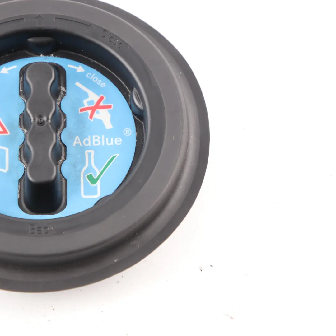 Mercedes W164 W212 W221 W251 Korek Wlewu Adblue - SKU A2516804218 - Numer Części A2516804218