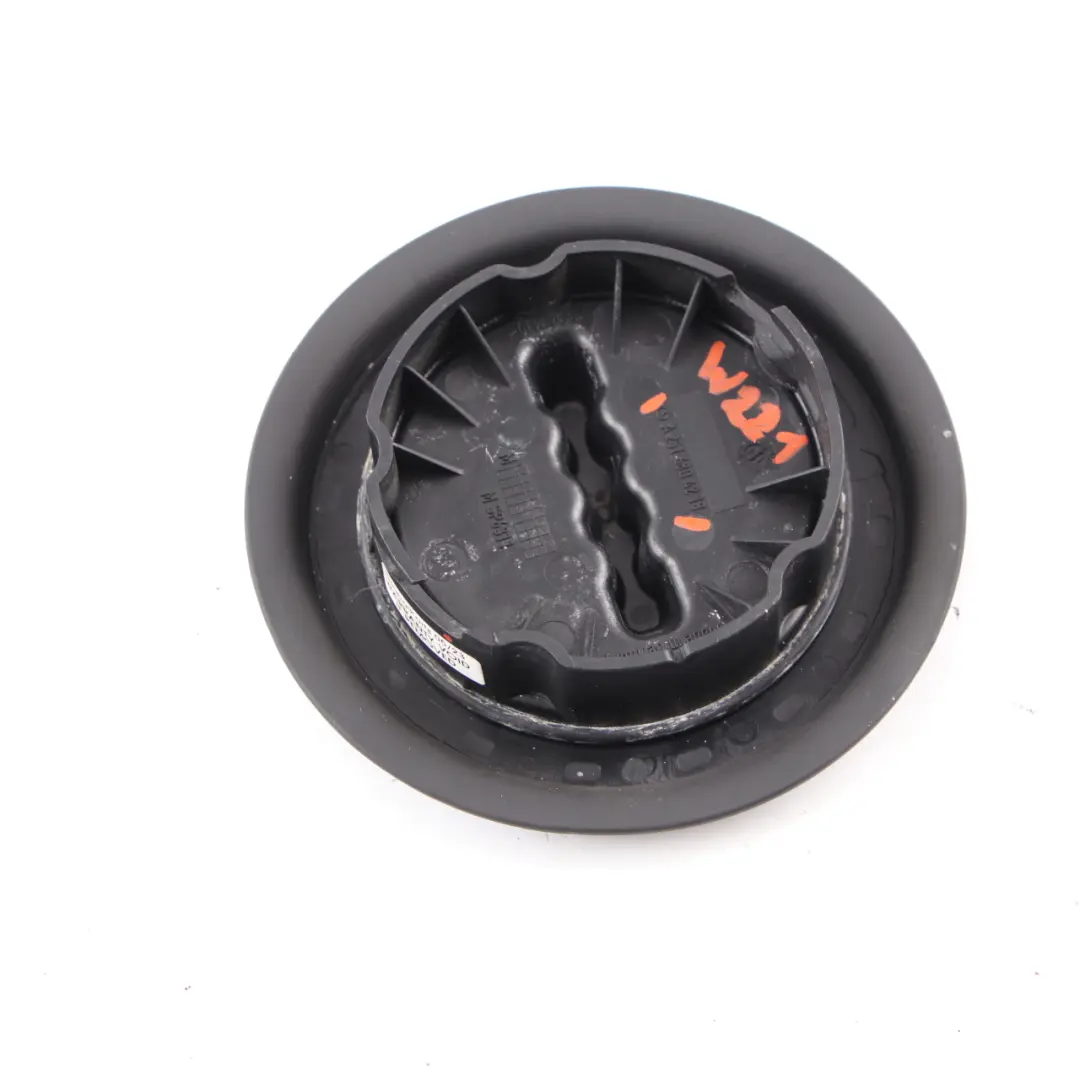 Bouchon Remplissage Adblue Mercedes W164 W212 W221 W251 pour à propos du numéro de pièce A2516804218 Bouchon Remplissage Adblue Mercedes W164 W212 W221 W251 - SKU A2516804218 - Numéro de pièce A2516804218