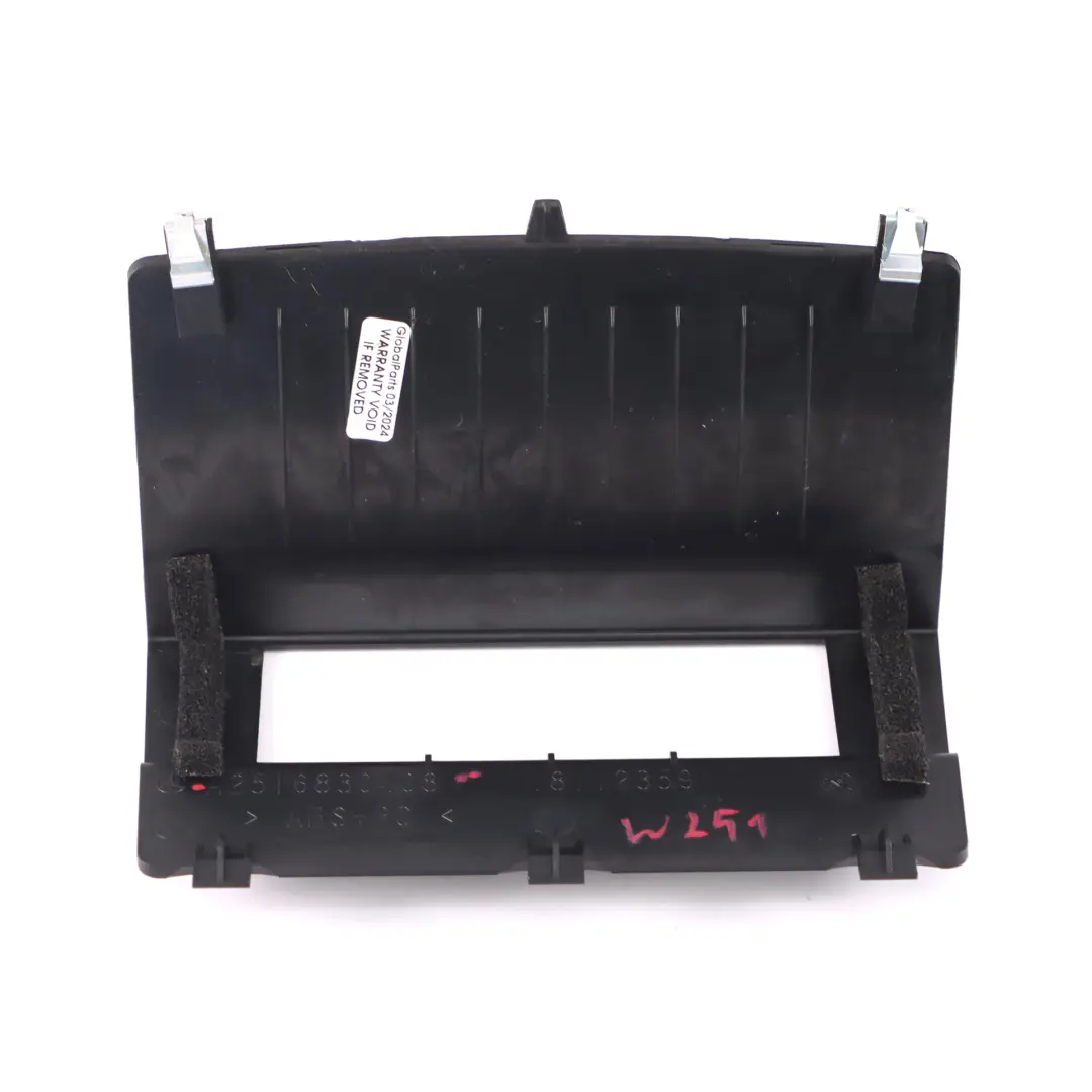Coperchio unità intrattenimento console centrale nero per Mercedes W251 con numero di parte A2516830408 Mercedes W251 Coperchio unità intrattenimento console centrale nero - SKU A2516830408 - Numero di parte A2516830408
