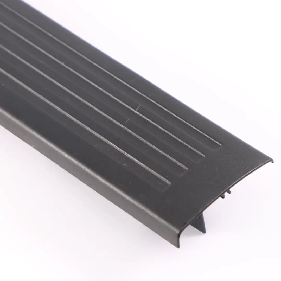 Türschweller Eingang Innenverkleidung Hinten Links Schwarz für Mercedes W251 mit Teilenummer A2516860536 Mercedes W251 Türschweller Eingang Innenverkleidung Hinten Links Schwarz - SKU A2516860536 - Teilenummer A2516860536