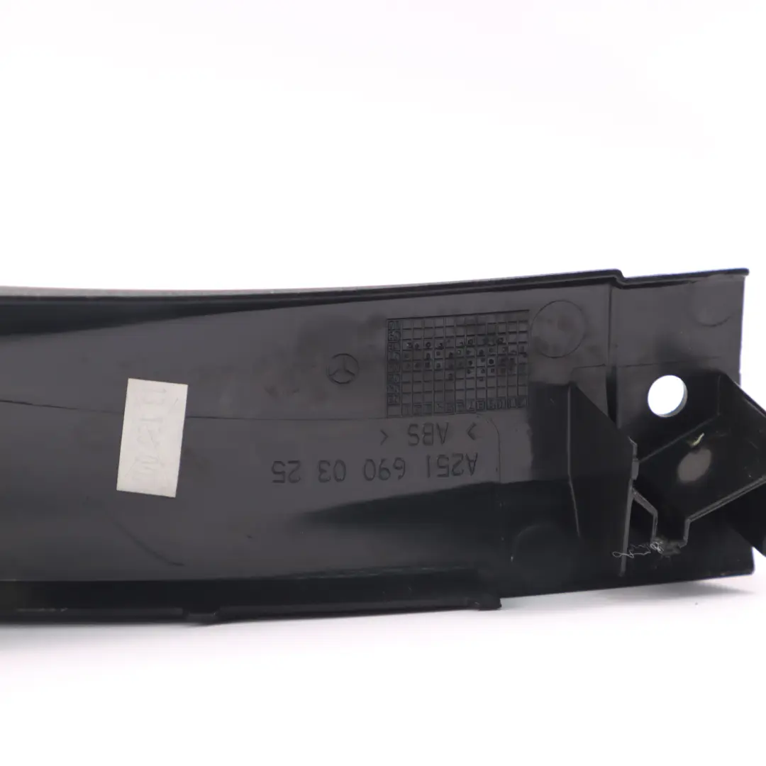 Osłona Poszycie Słupka B Lewa Czarna do Mercedes W251 o numerze A2516900325 Mercedes W251 Osłona Poszycie Słupka B Lewa Czarna - SKU A2516900325 - Numer Części A2516900325