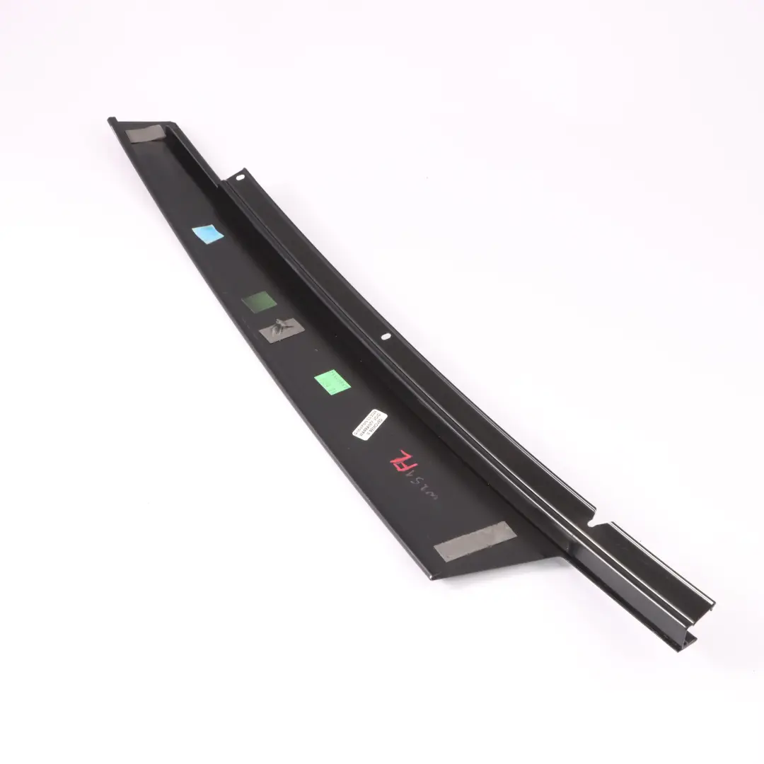 Mercedes W251 Couvercle Colonne B Porte Avant Gauche Finisher - SKU A2516901389 - Numéro de pièce A2516901389