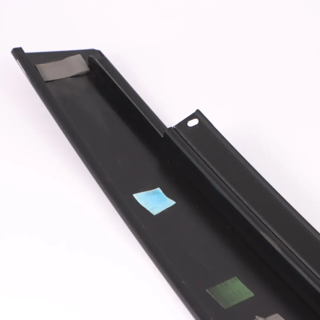 Mercedes W251 Couvercle Colonne B Porte Avant Gauche Finisher - SKU A2516901389 - Numéro de pièce A2516901389