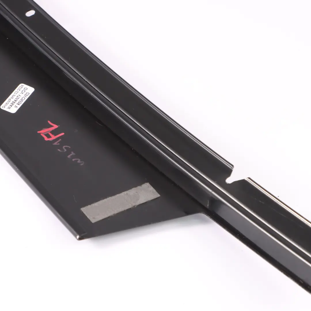 Abdeckung Säule B Säule Tür vorne links Finisher für Mercedes W251 mit Teilenummer A2516901389 Mercedes W251 Abdeckung Säule B Säule Tür vorne links Finisher - SKU A2516901389 - Teilenummer A2516901389