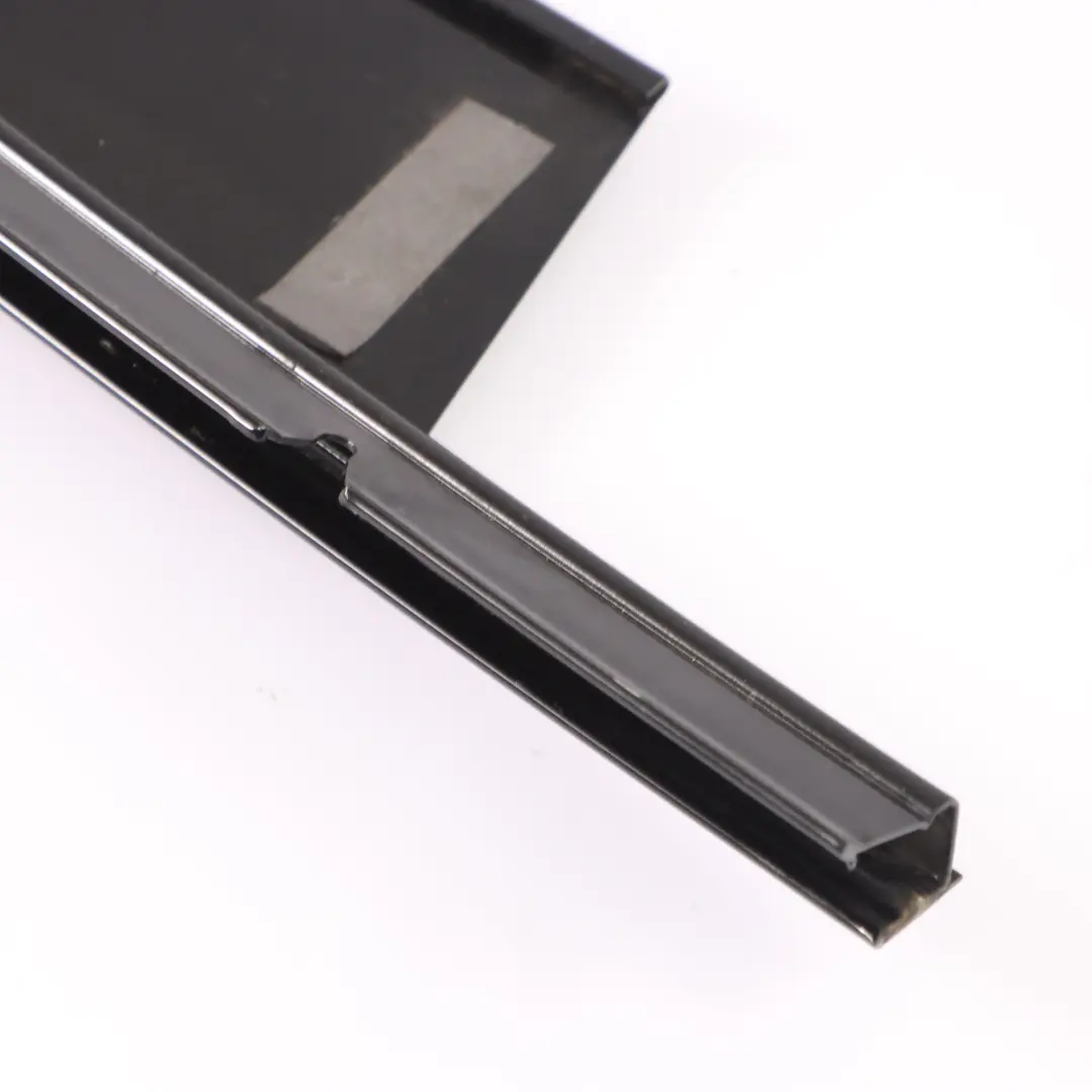 Tapa Columna Pilar B Puerta Delantera Derecha Acabado para Mercedes W251 con número de pieza A2516901489 Mercedes W251 Tapa Columna Pilar B Puerta Delantera Derecha Acabado - SKU A2516901489 - Número de pieza A2516901489