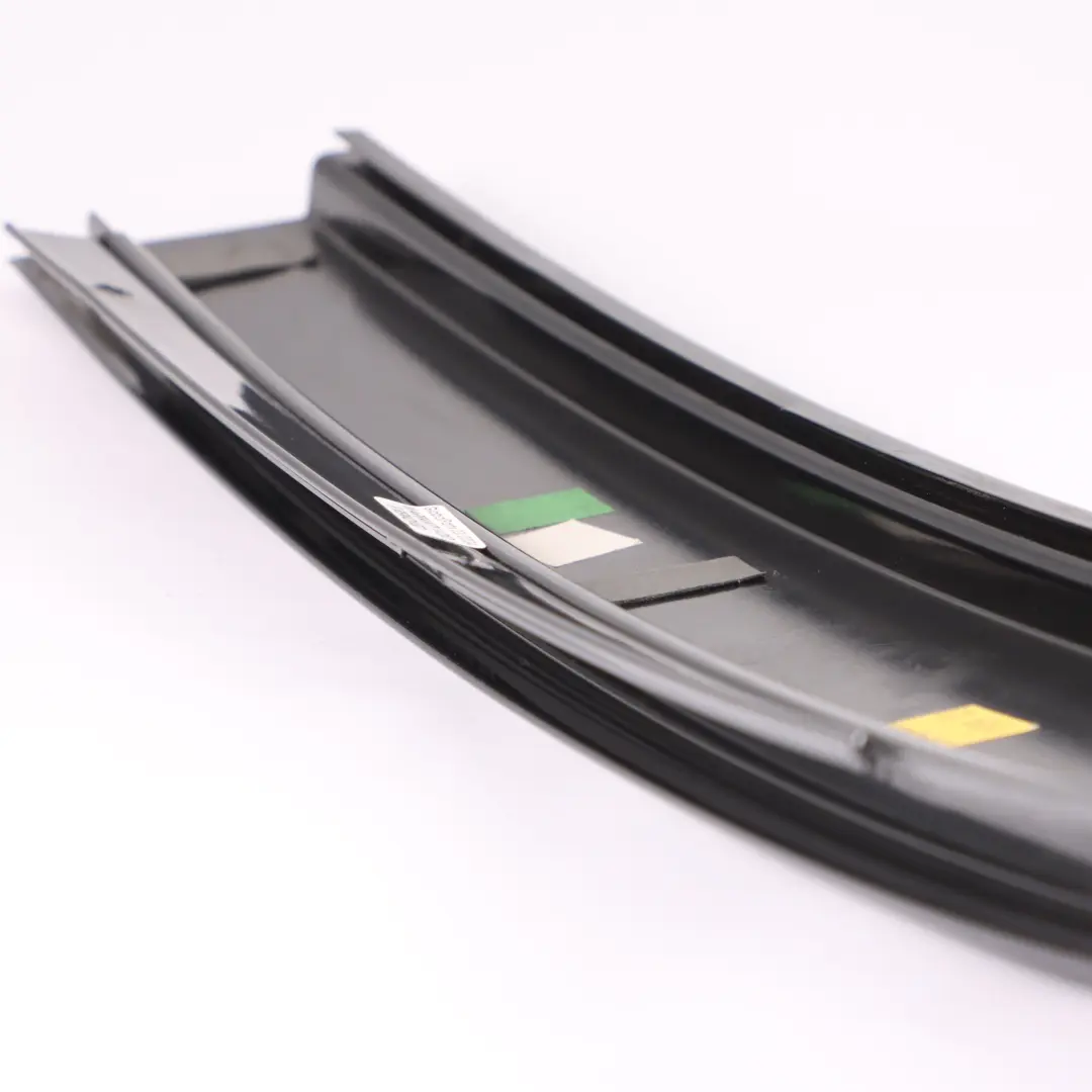 Pilar Moldura Cubierta Trasera Izquierda Puerta para Mercedes W251 con número de pieza A2516901589 Mercedes W251 Pilar Moldura Cubierta Trasera Izquierda Puerta - SKU A2516901589 - Número de pieza A2516901589