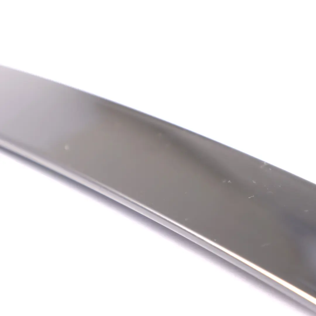 Moulure montant porte arrière gauche Couverture pour Mercedes W251 à propos du numéro de pièce A2516901989 Mercedes W251 Moulure montant porte arrière gauche Couverture - SKU A2516901989 - Numéro de pièce A2516901989