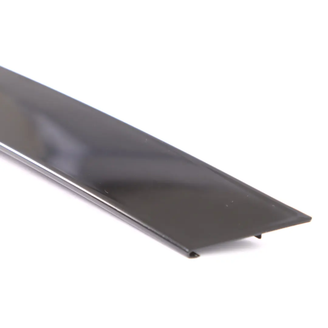 Moldura de montante puerta trasera izquierda Cubierta para Mercedes W251 con número de pieza A2516901989 Mercedes W251 Moldura de montante puerta trasera izquierda Cubierta - SKU A2516901989 - Número de pieza A2516901989