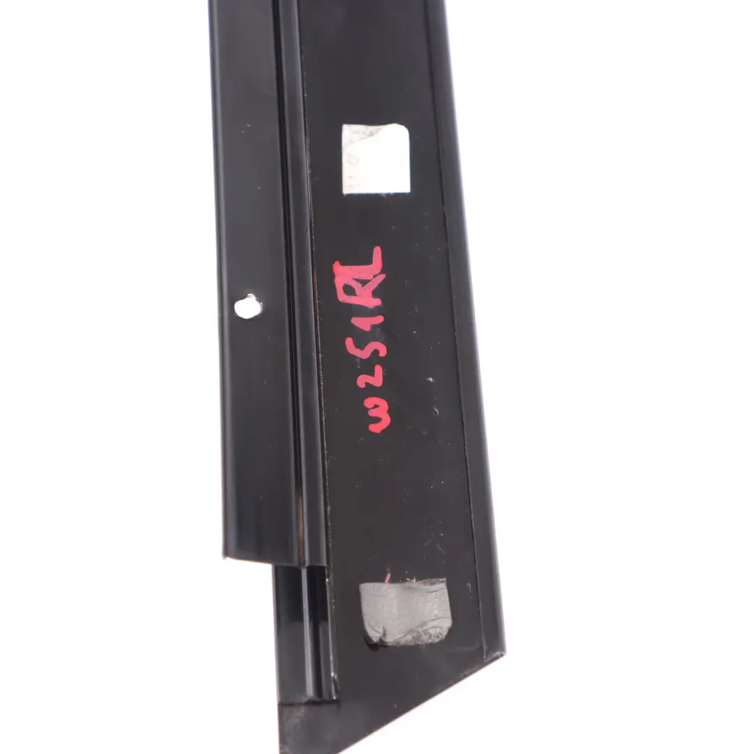 Mercedes W251 Moulure montant porte arrière gauche Couverture - SKU A2516901989 - Numéro de pièce A2516901989