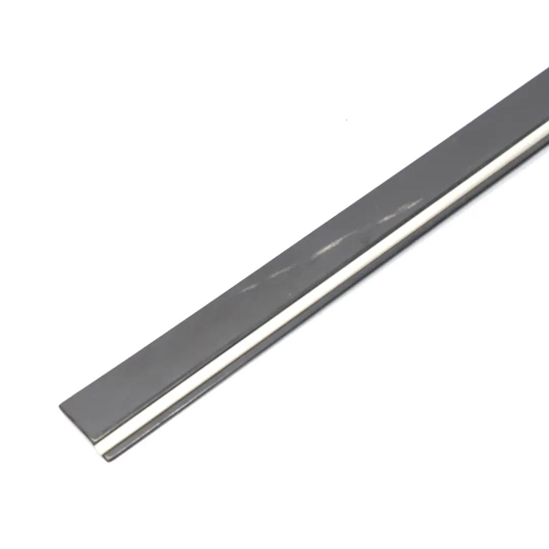 Türzierleiste Mercedes W251 Vorne Links Zierleiste Obsidianschwarz - 197 für mit Teilenummer A2516902162 Türzierleiste Mercedes W251 Vorne Links Zierleiste Obsidianschwarz - 197 - SKU A2516902162-OB - Teilenummer A2516902162